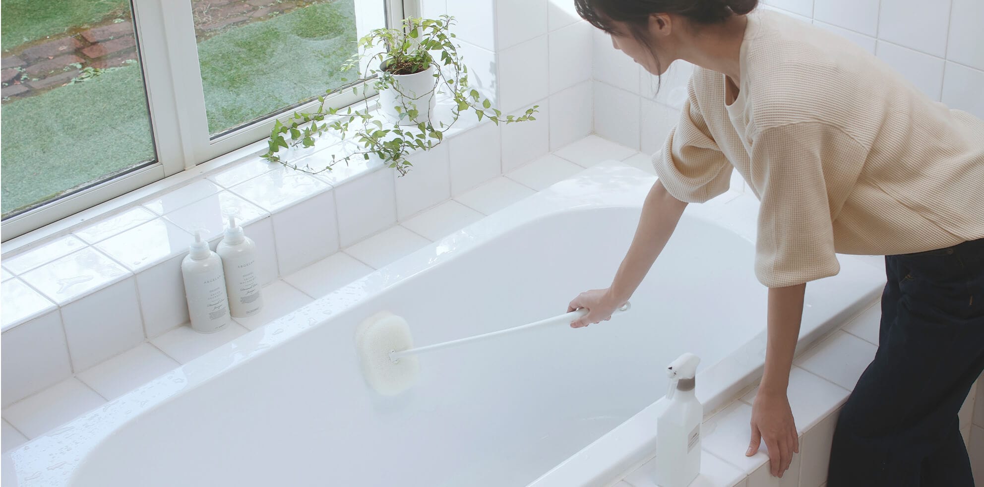 らくな姿勢で洗える柄付きバススポンジ
