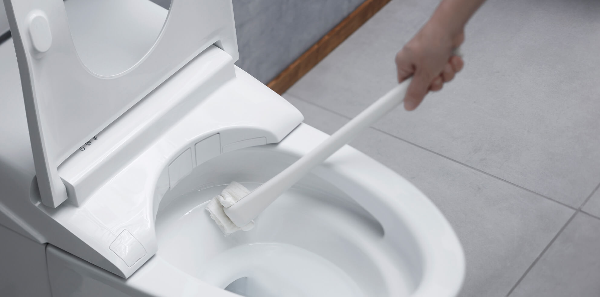 シートを挟むトイレクリーナー