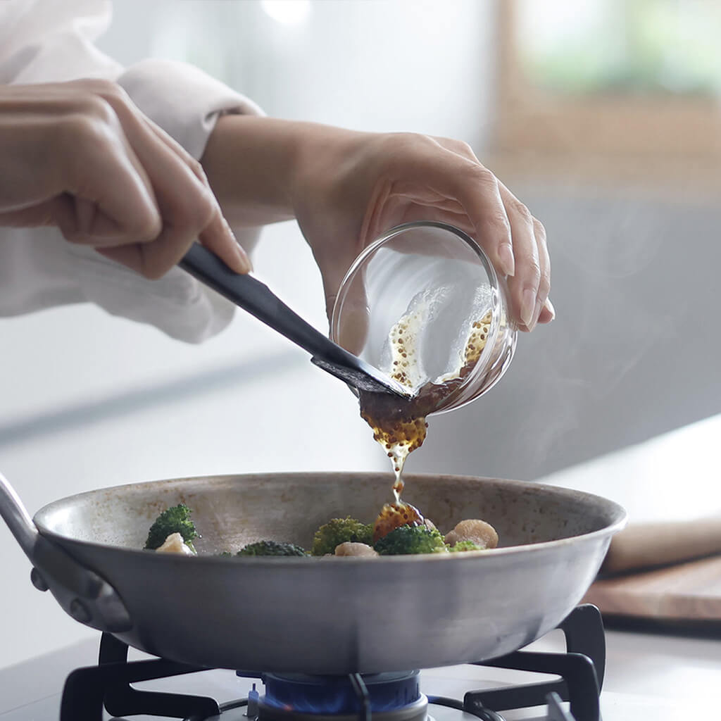 調理もできるスパチュラスプーン ダークグレー
